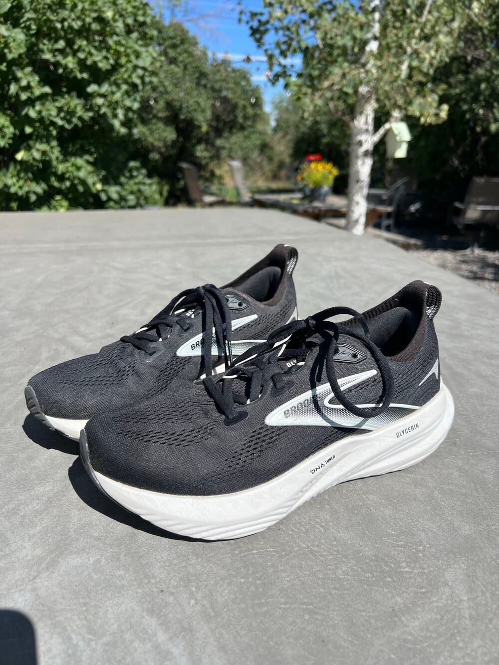 Brooks Glycerin 22 women’s running hiking walking shoes size 8.5 EUC workout